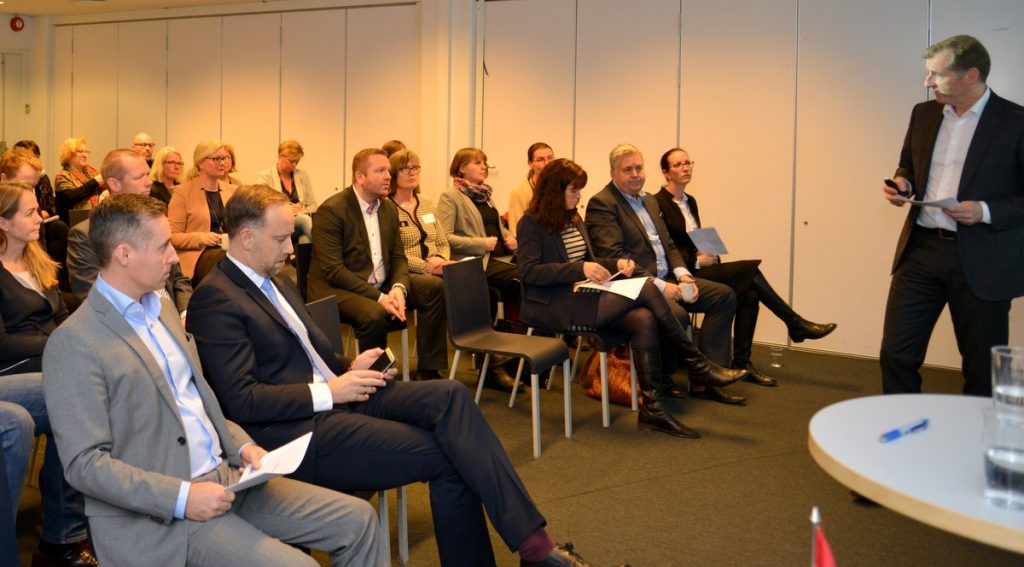Godt oppmøte: Bransjen, departementene, Tilsyn og Ombud var godt representert på møtet i Oslo. (Foto: Peter Rånås, NEF)